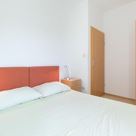 Apartment Cvijic Beige Punat Dış mekan fotoğraf