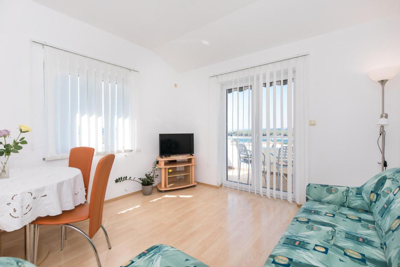 Apartment Cvijic Beige Punat Dış mekan fotoğraf