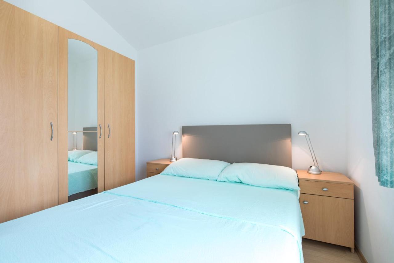 Apartment Cvijic Beige Punat Dış mekan fotoğraf